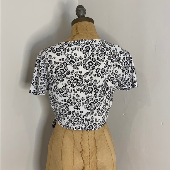 Crop Wrap Blouse SM - Picture 9 of 9